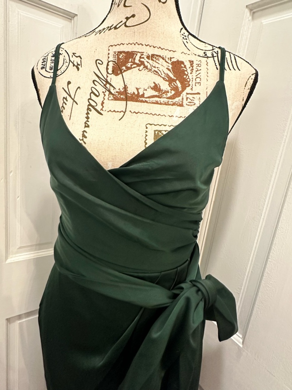 💚 Emerald Green Satin Wrap Dress | 2 Ways to Wear 💚 - Picture 5 of 9